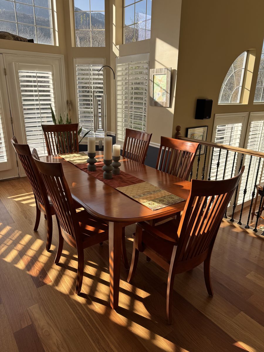 Solid Maple Hardwood Dining Room Table and Chairs
