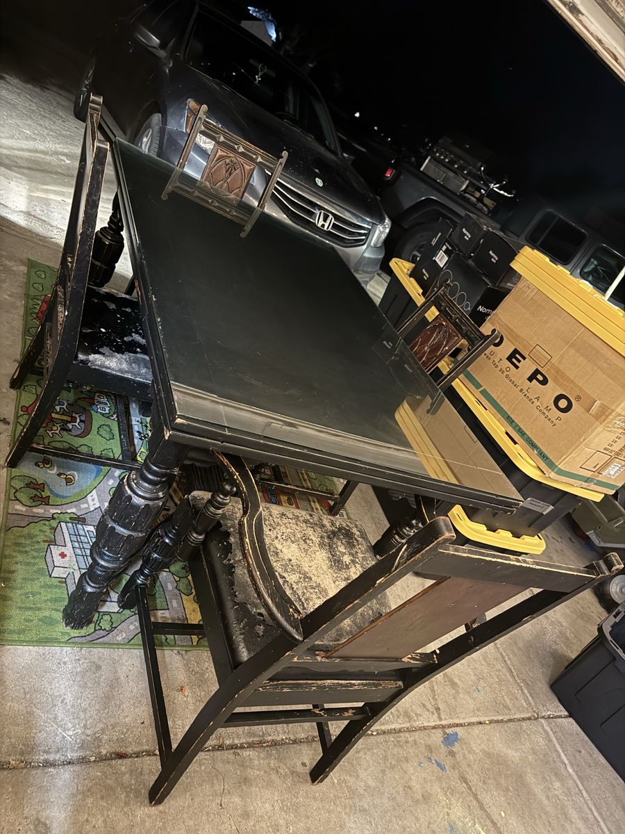 Reliced Dining Table Set