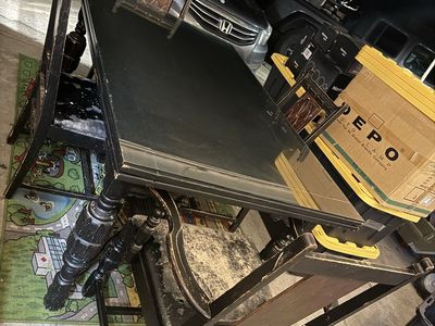 Reliced Dining Table Set