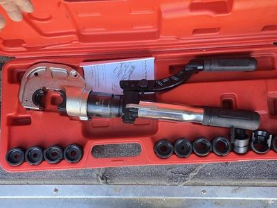 Eclipse hydraulic crimping tool