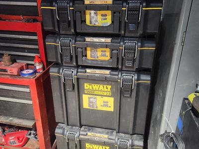 DEWAULT 4 PIECE PACKOUT