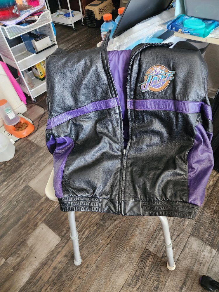 Vintage Utah Jazz NBA Leather Jacket Black Purple NBA Logo size 2xl