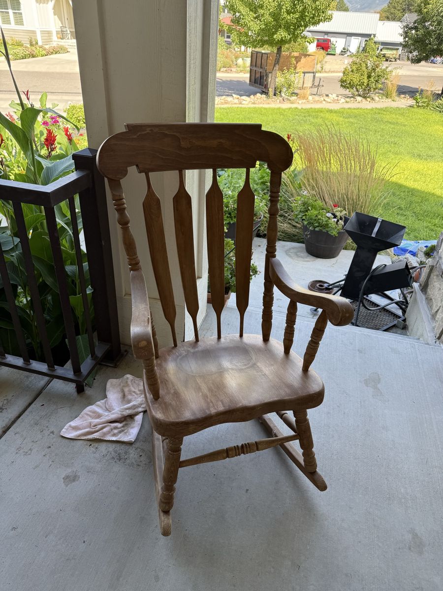 Solid Wooden Rocking Chair with Spindle Back