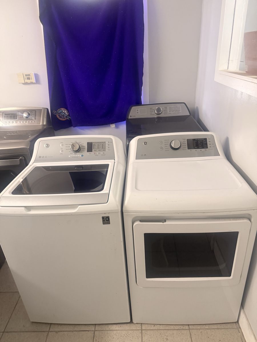 GE Generalelectric White Electric Washer and Dryer Set