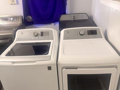 GE Generalelectric White Electric Washer and Dryer Set