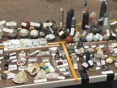 Natural stones, rocks, crystals, etc