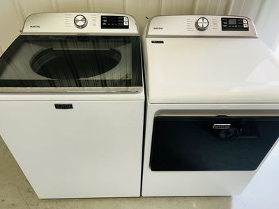 Maytag Electric Top Load Set