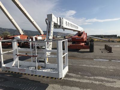 120/126 Ft. Telescopic Boom Lift for Rent!