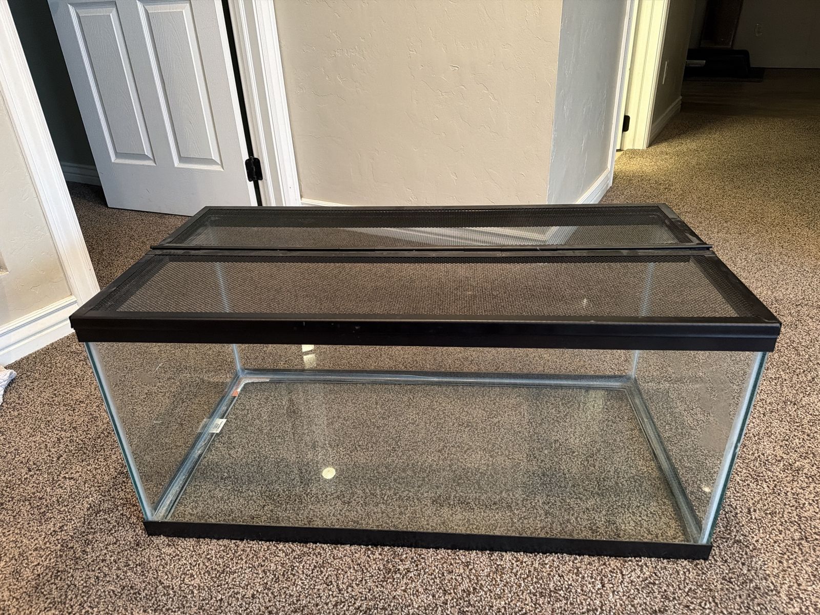 40 Gallon Tank with Lid