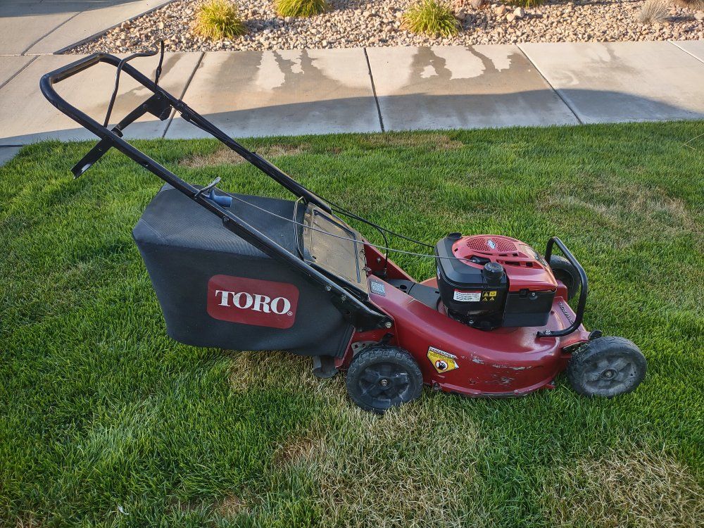 Lawn mower "Toro" 6.75 hp Commercial