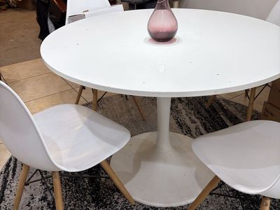 Vintage Modern White Round Pedestal Dining Table with Four Matching Chairs