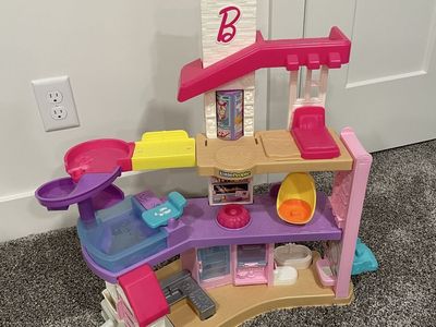 Fisher-Price Little People Barbie Dreamhouse Playset with Accessories