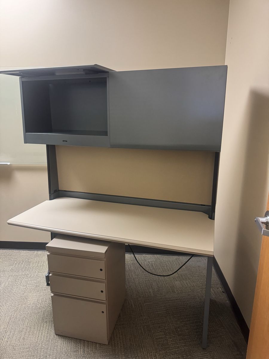 Free Cubicle Desks – Pickup Only