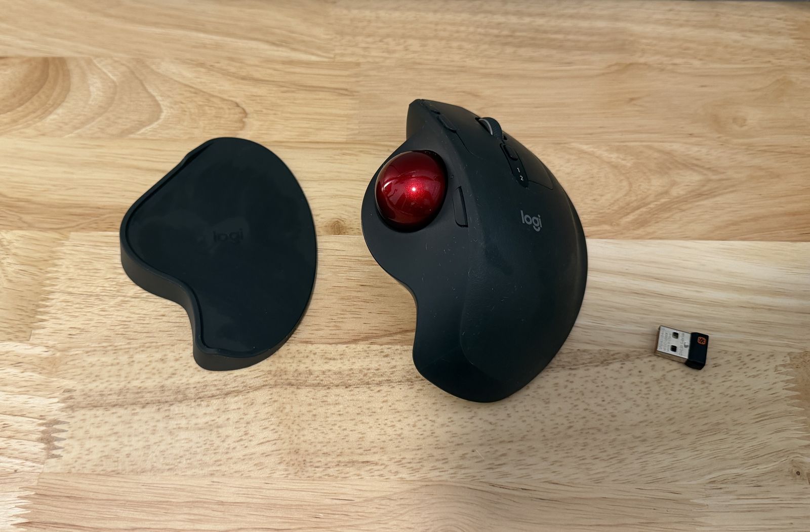 MX Ergo Plus w/Ergo Stand & Elgato Trackball