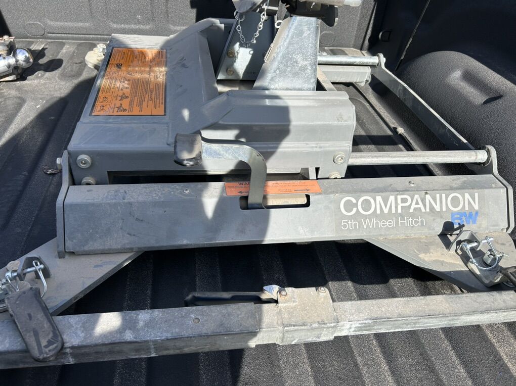 B/W 5th Wheel Slide Hitch And Companion