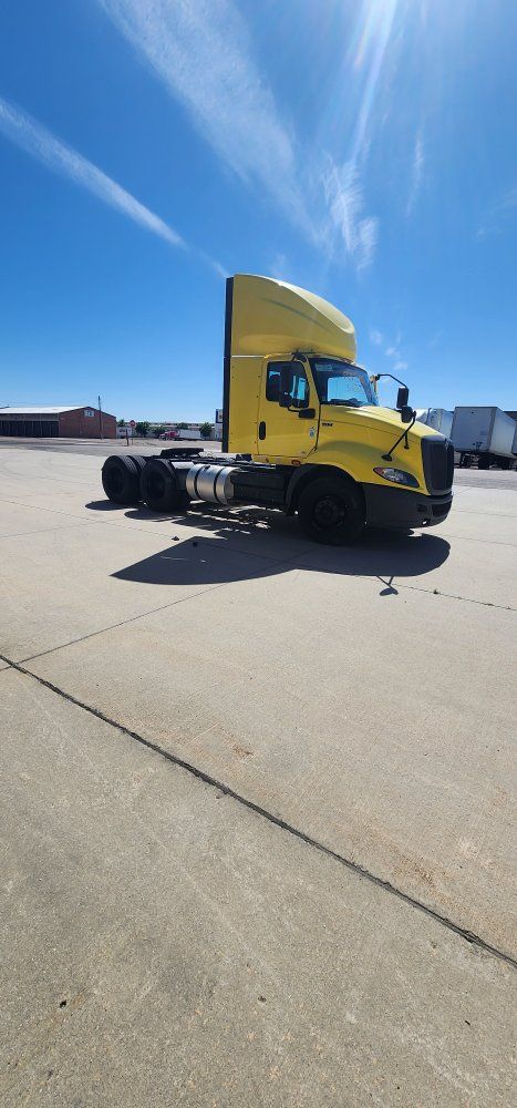 Yellow Semi-Truck Day Cab - Excellent Condition