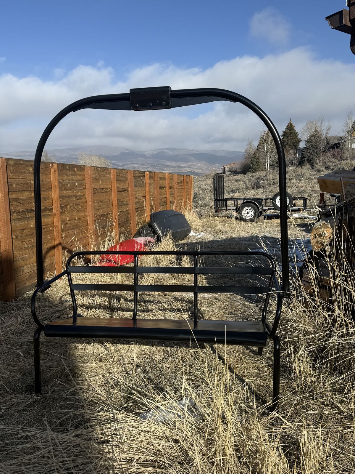 Freestanding triple ski chair