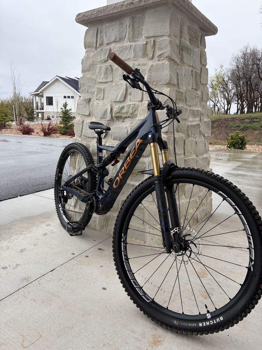 Orbea Rise M10 Carbon E-bike