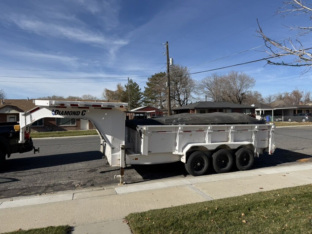 Diamond C Triple Axel Dump Trailer