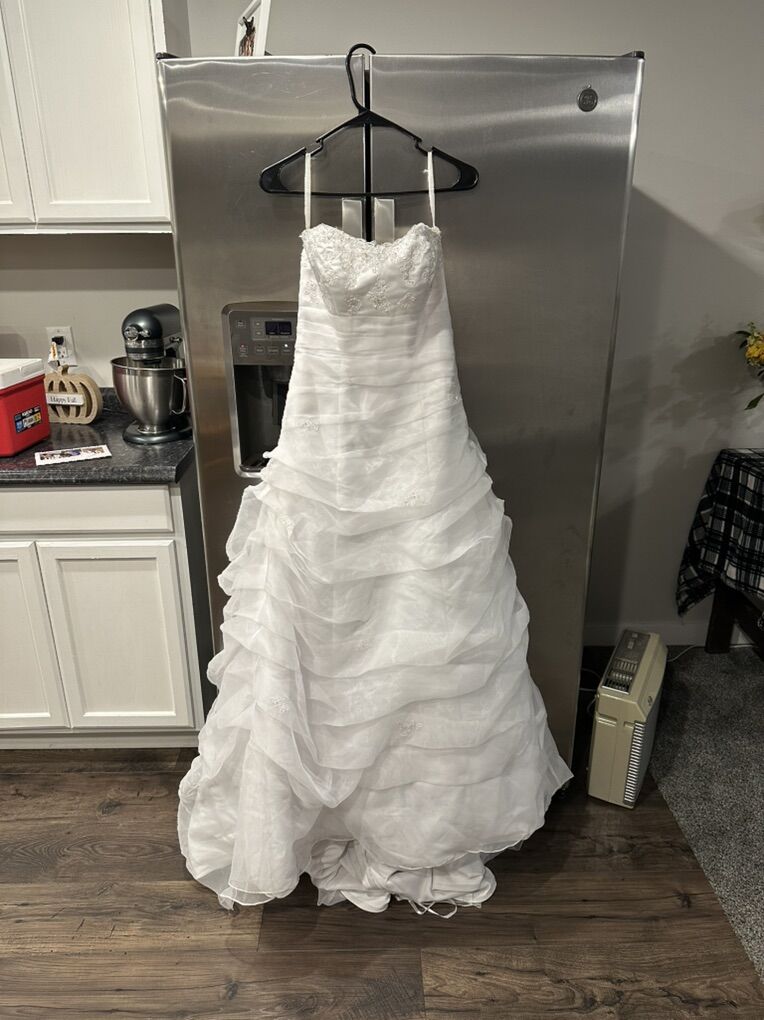 Davids Bridal Corset Wedding Dress