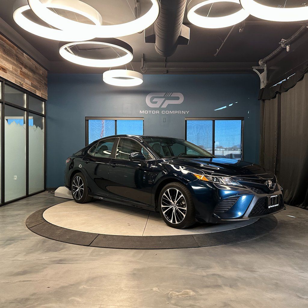 2019 Toyota Camry SE
