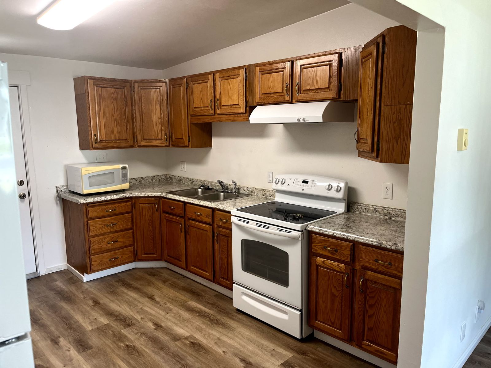 Clean 2 Bedroom, 1 Bath Duplex in Lindon