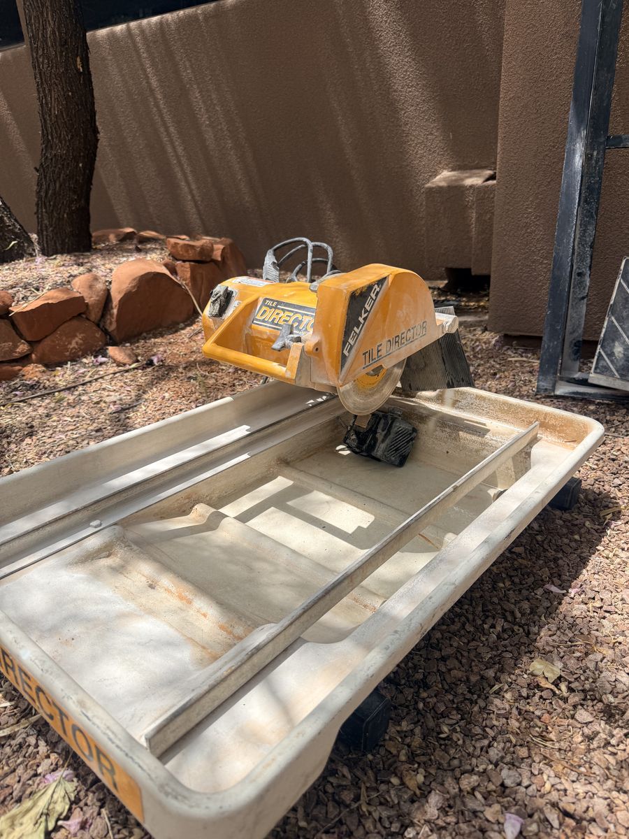 Felker tile saw