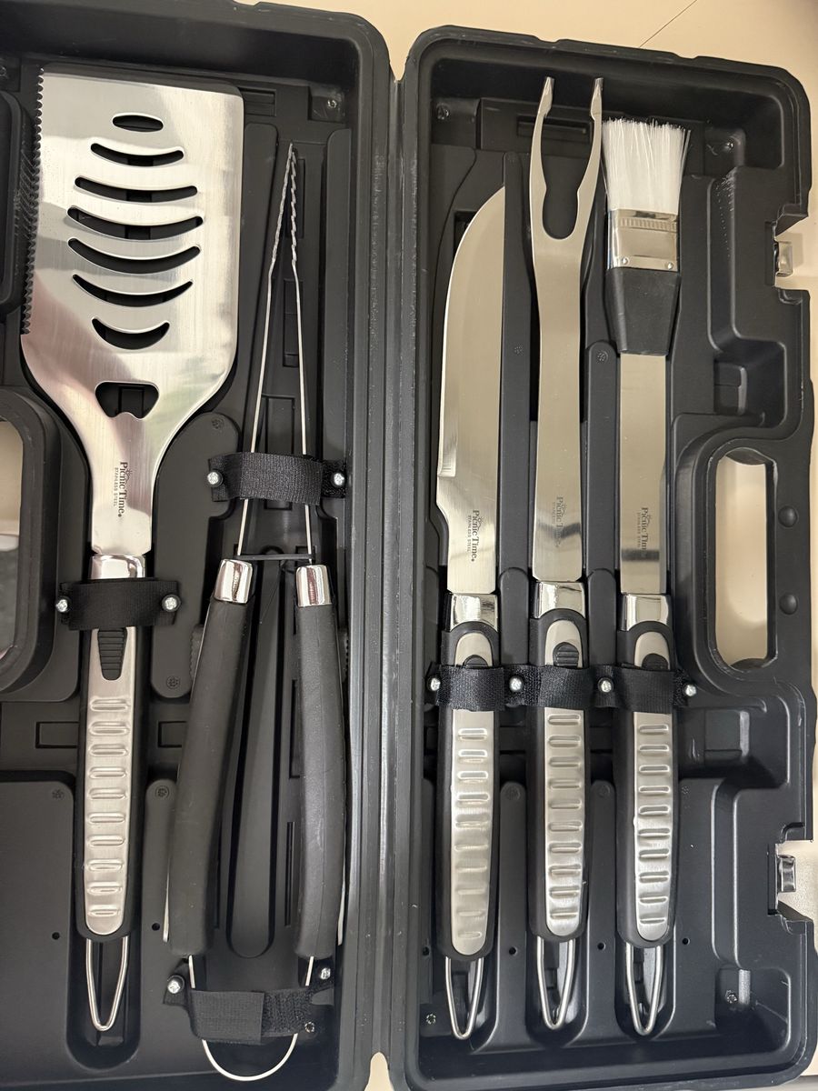 Picnic Time 5-Piece BBQ Tool Set - Never Used, with Carrying Case