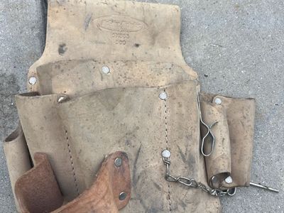 Vintage leather McGuire-Nicholas tool pouch 5X863 500