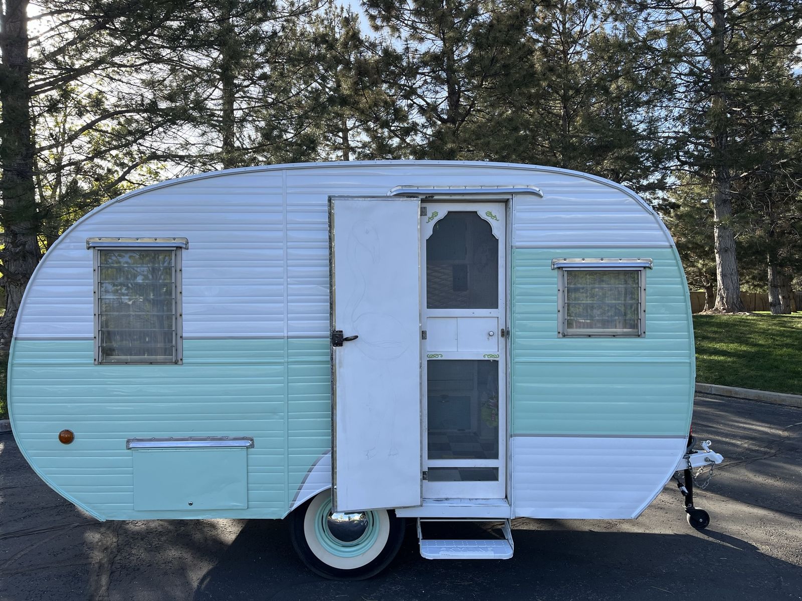 Vintage camping trailer 1957 cardinal