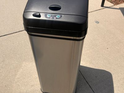 Sensor Activated trash can