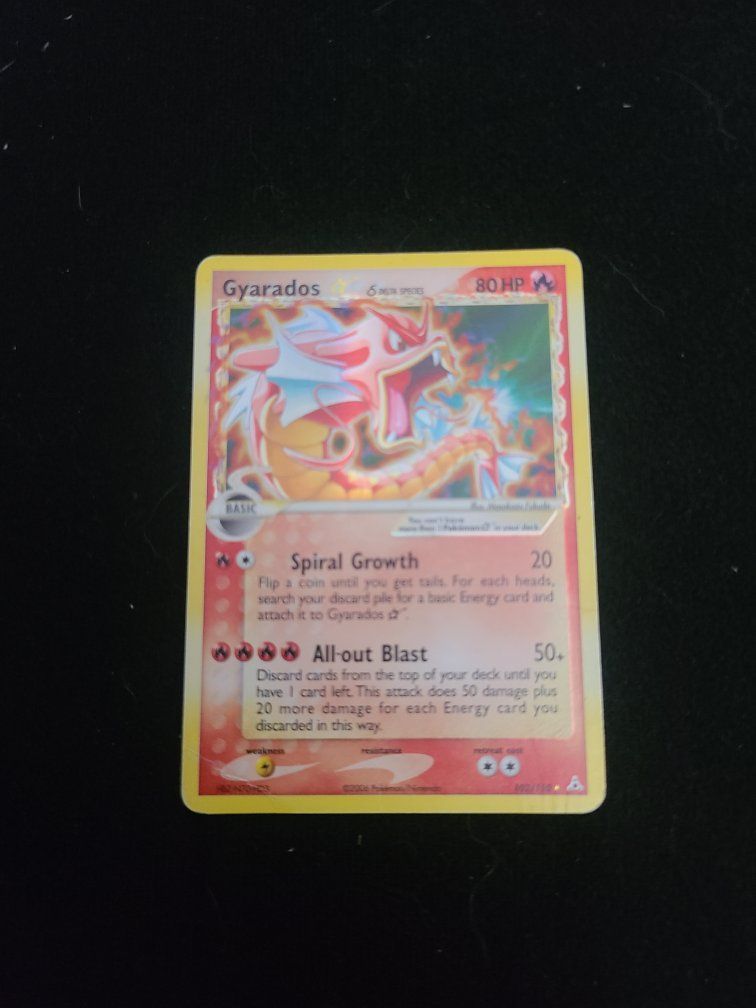 Damaged gold star gyarados Minimal creases