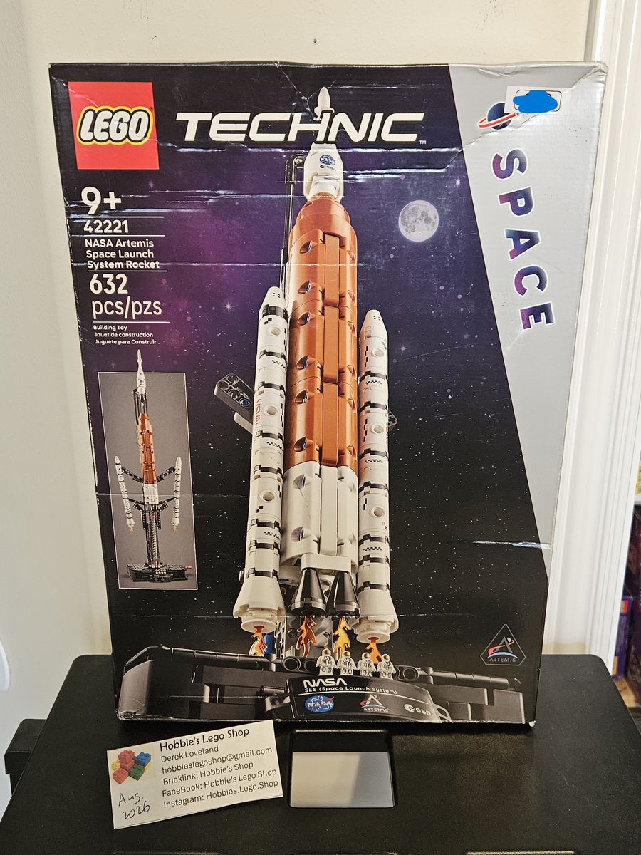 Lego Technic: NASA Artemis Space Launch System Rocket (42221)