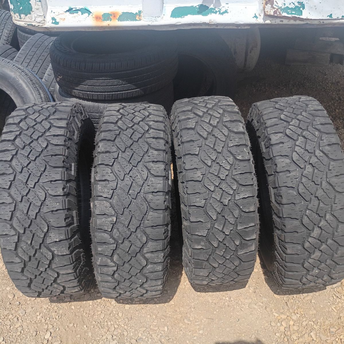 4 almost new 265/70R17 Goodyear Wrangler duratrac RT 13/32 tread 92% 2024 date code