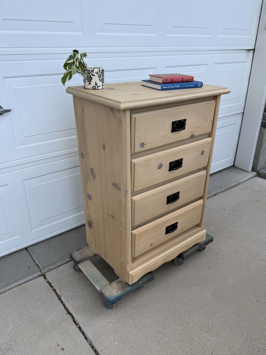 Solid Pine 4 Drawer Dresser