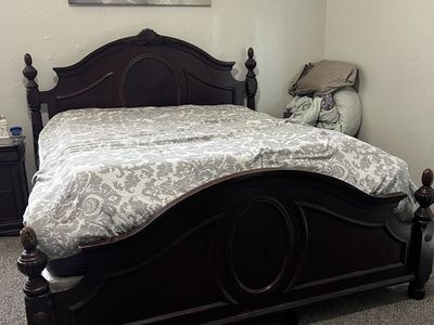 King bedroom set with mattress/boxspring
