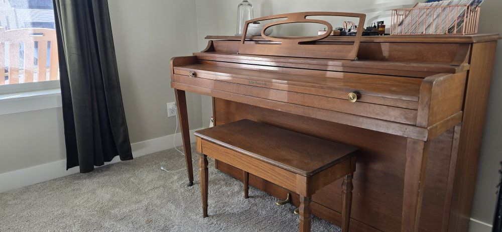 FREE ANTIQUE console piano