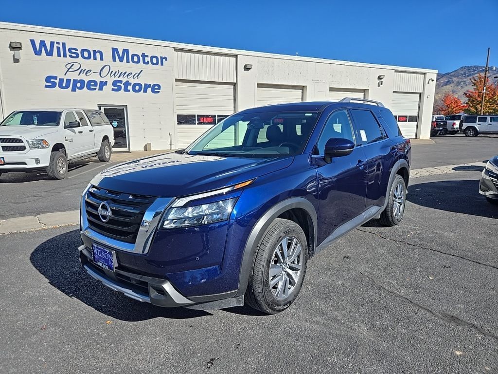 2025 Nissan Pathfinder SL