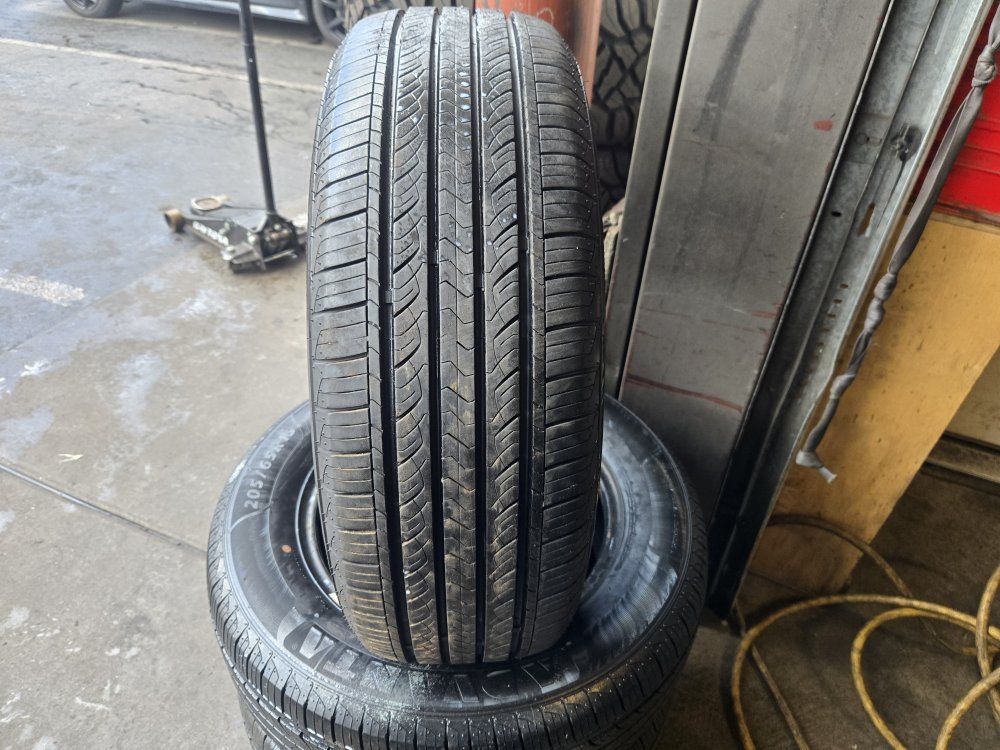 SET 205/65R15 ADVANTA ER-800