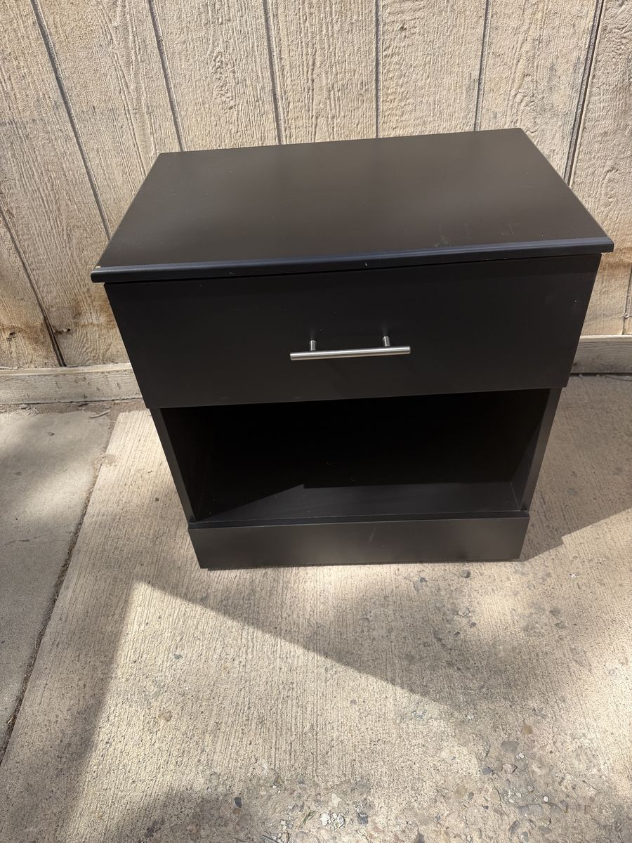 Night stand/ end table