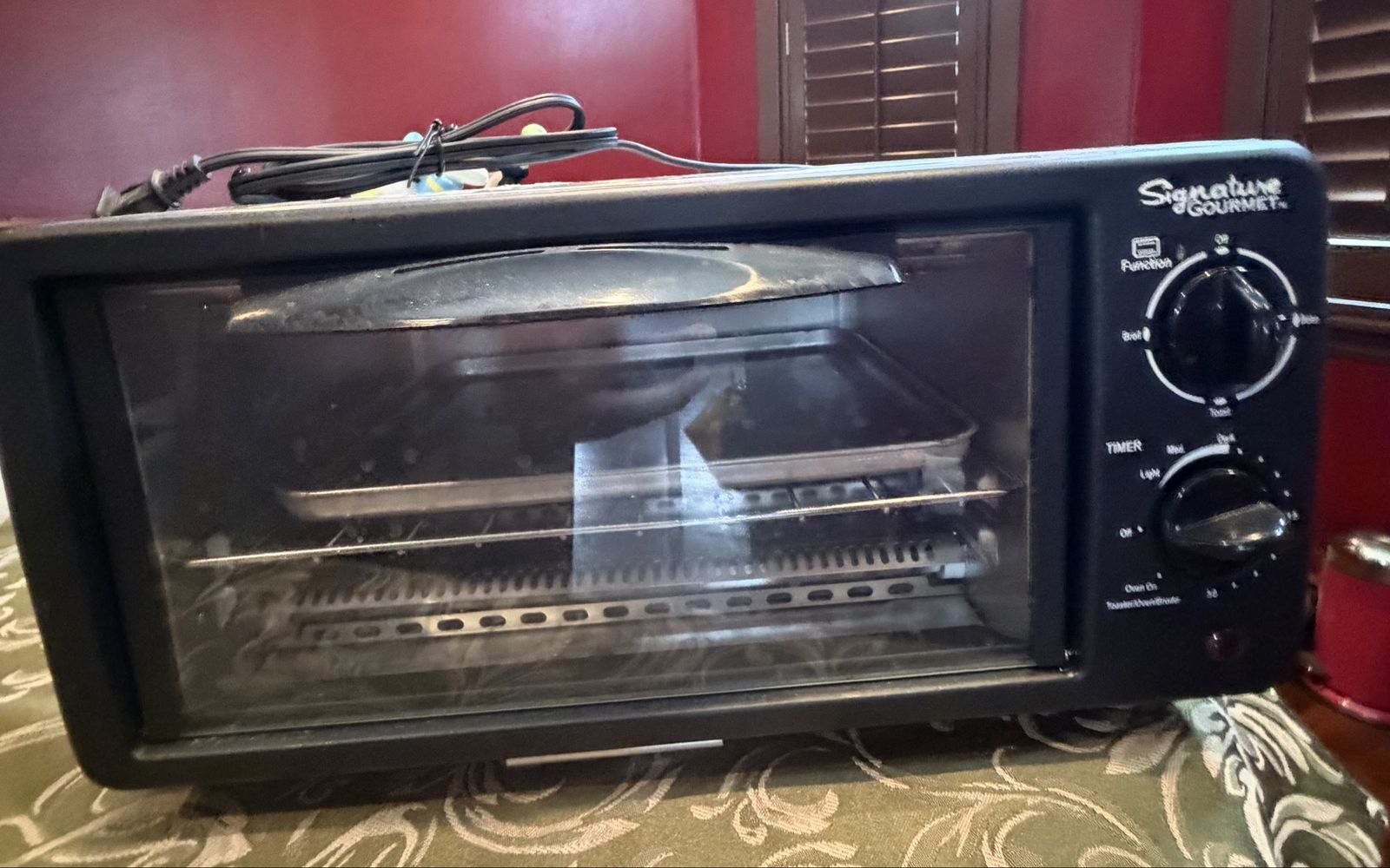 Signature gourmet toaster oven