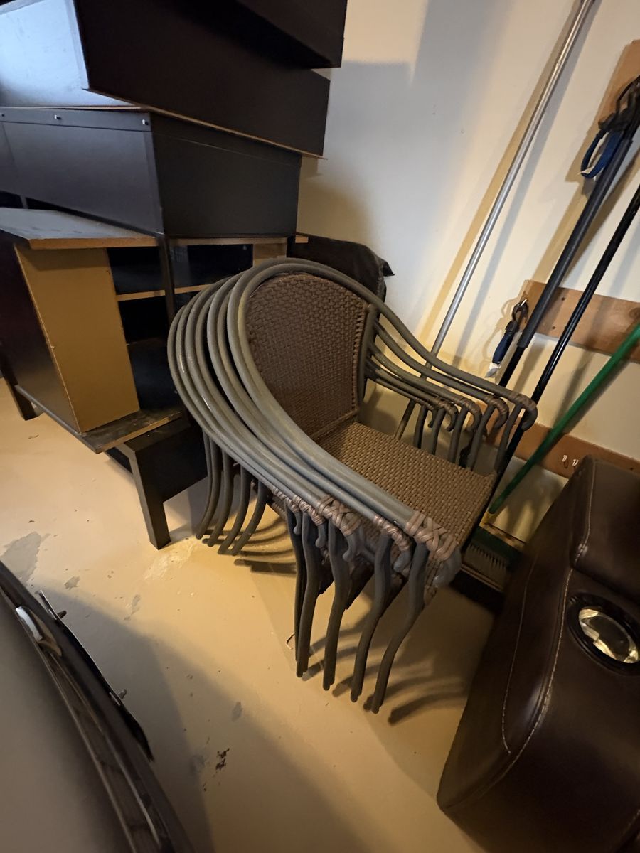 Set of 6 metal sturdy outdoor patio furniture chairs $150 cash/venmo in Draper