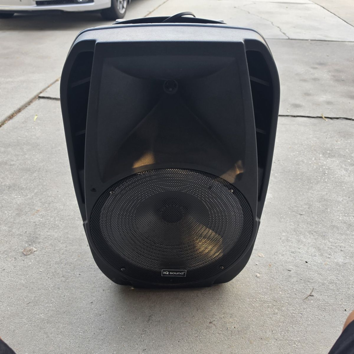 IQ Sound IS-7112DIG 12-inch 2200W Portable Bluetooth PA Speaker with microphone options