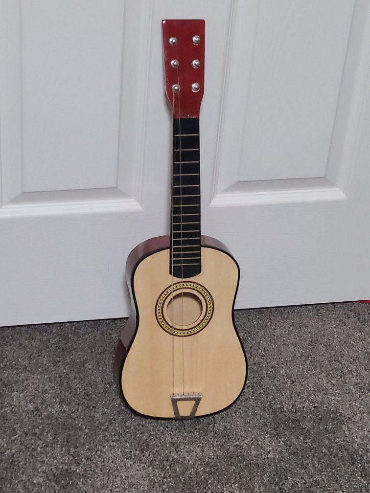 Kids Small Wooden Acoustic Guitar. Natural Wood Finish