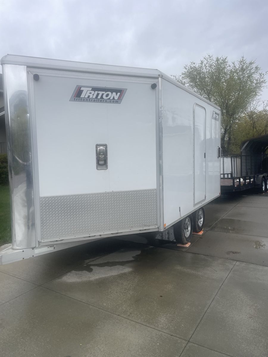Enclosed AluminiumTrailer