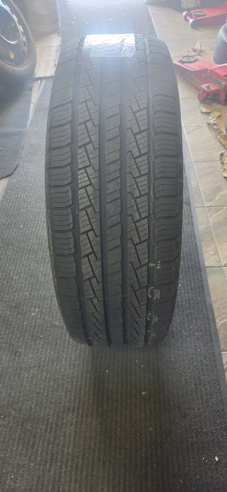 275/55R20 PIRELLI SCORPION STR