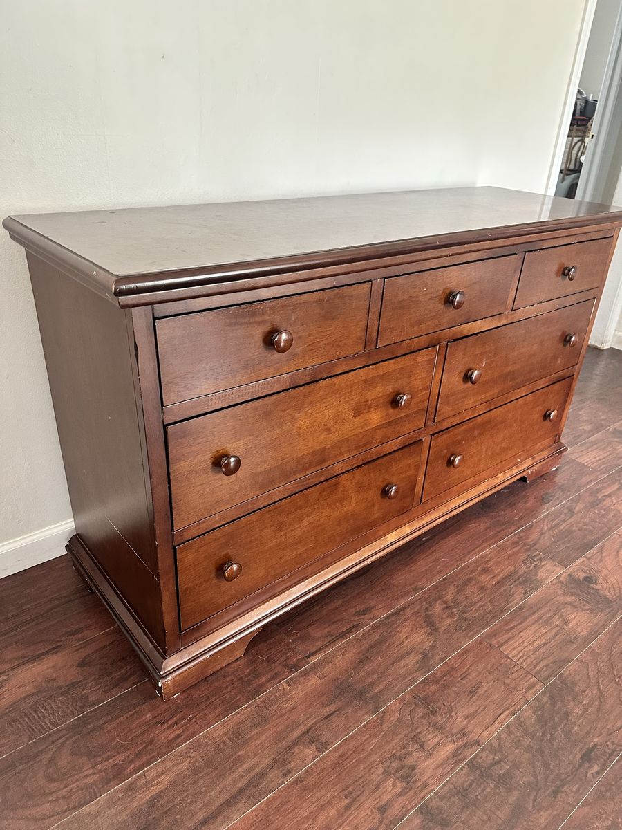 Wood Dresser (DOWNEAST HOME Signature Collection)