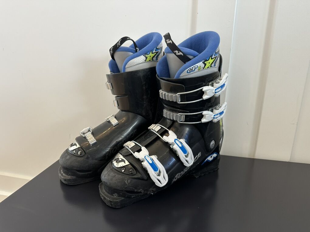 Used Nordica Kids Ski Boots- 25.0-25.5