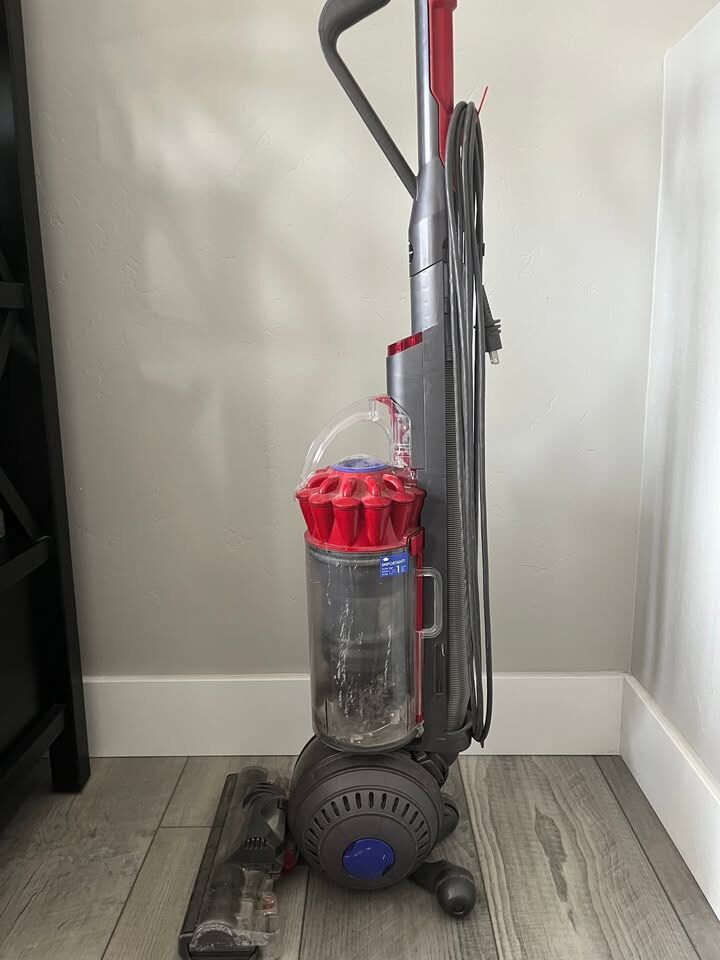 Dyson Ball Animal Bagless Upright Vacuum (Model # ET6-US-JHR3167A)
