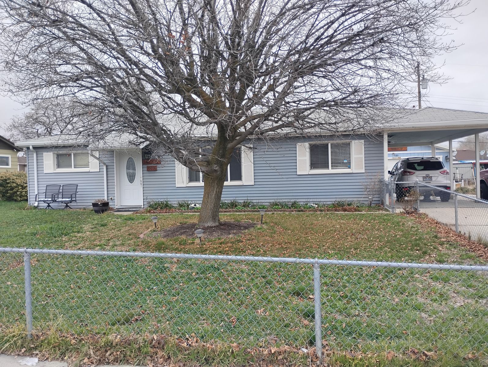 3 bedroom 1 1/2 bath home for rent in Kearns